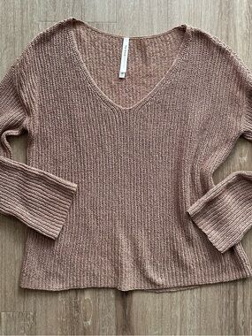 ARITZIA | GROUPE BABATON | V-NECK LIGHTWEIGHT KNIT SWEATER - XS - LIKE NEW